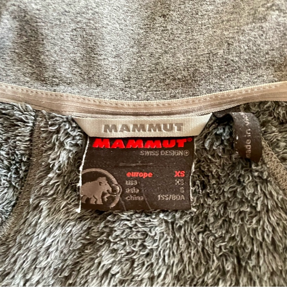Mammut Lightweight Jacket - Super Soft and in Excellent condition!!! - Picture 11 of 11